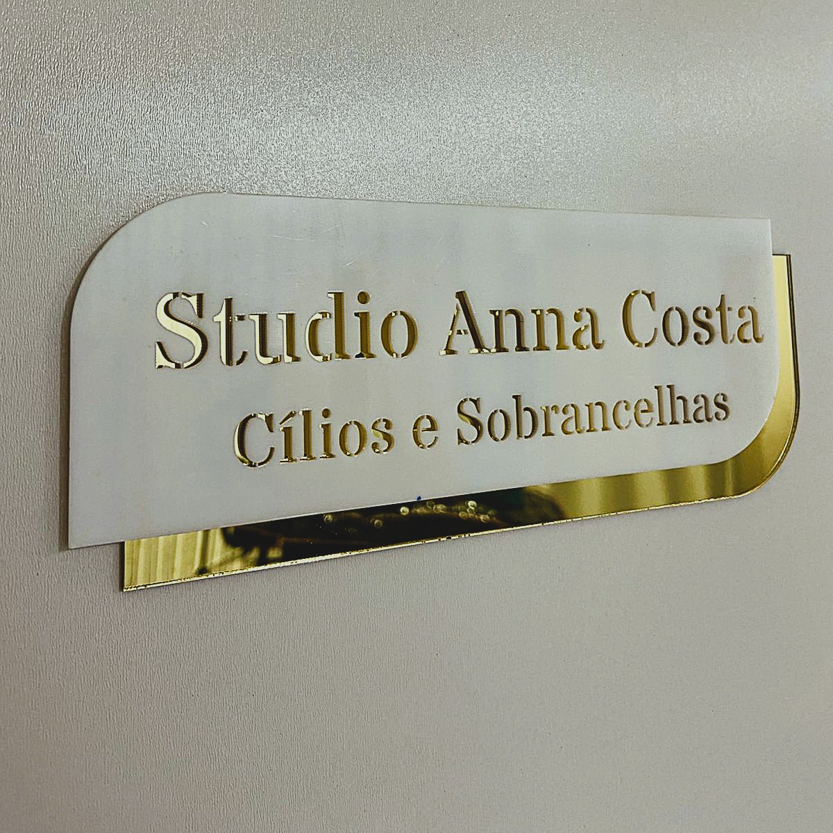 Vista interna do Studio Anna Costa - Ambiente acolhedor para tratamentos de beleza